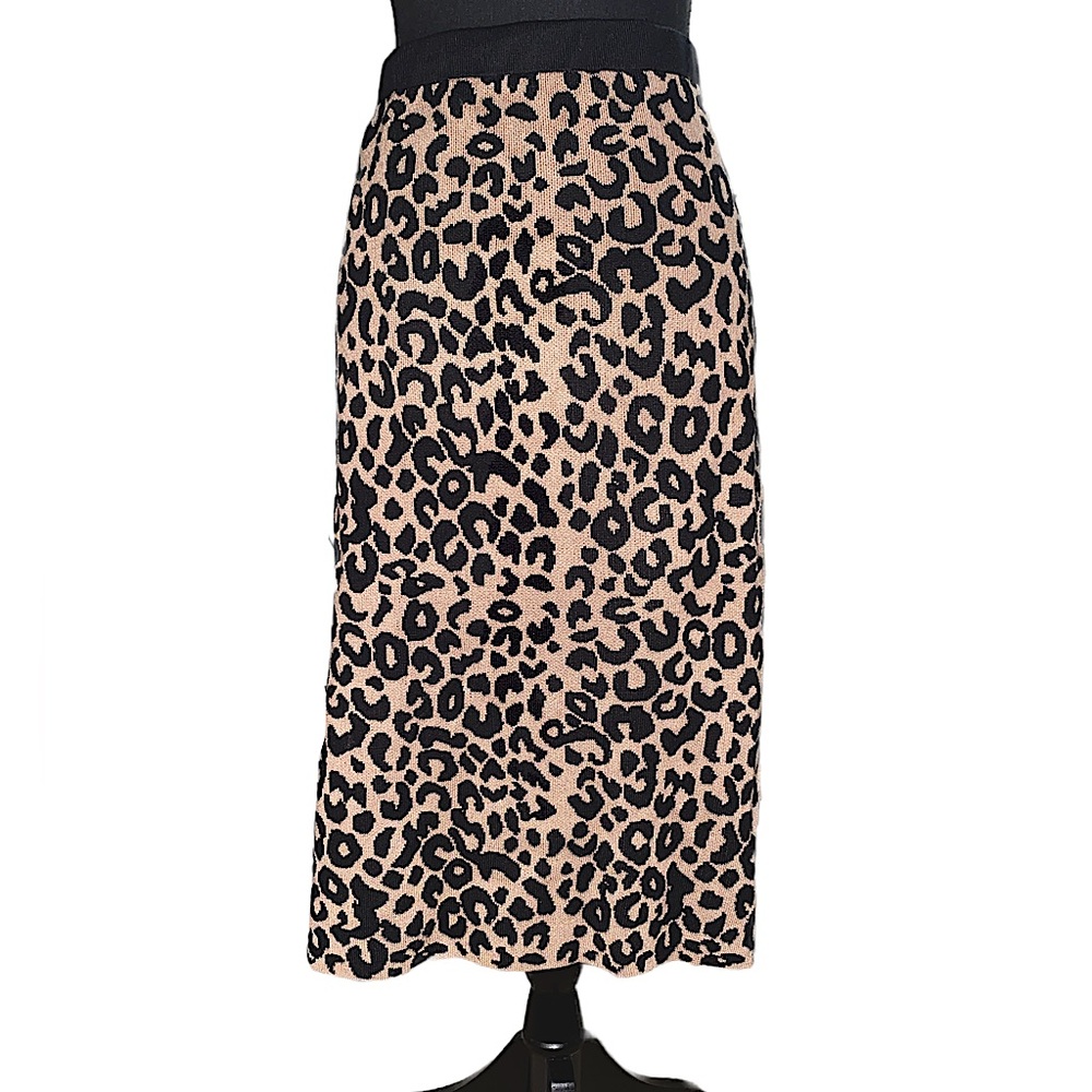 Leopard print knitted midi pencil skirt